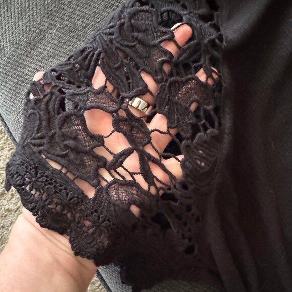 Torrid - Crochet Sleeved Raglan Black Top, Size 1 (XL/14/16) - Picture 5 of 6
